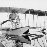 Prototipo Macchi L.1  con Tenente di Vascello Giovanni Roberti